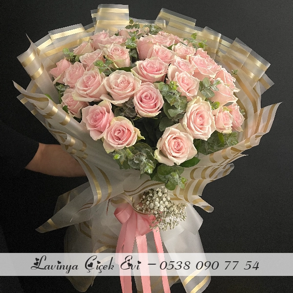 61 Pembe Gül Buketi