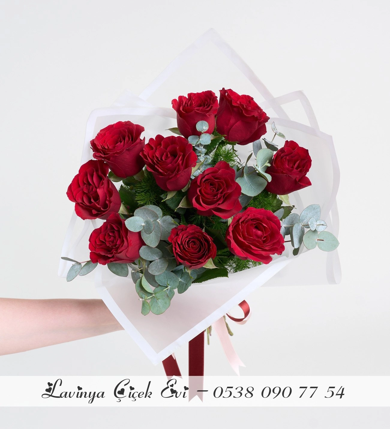 Beyaz Kağıtta 10 Lu Kırmızı Gül Buketi