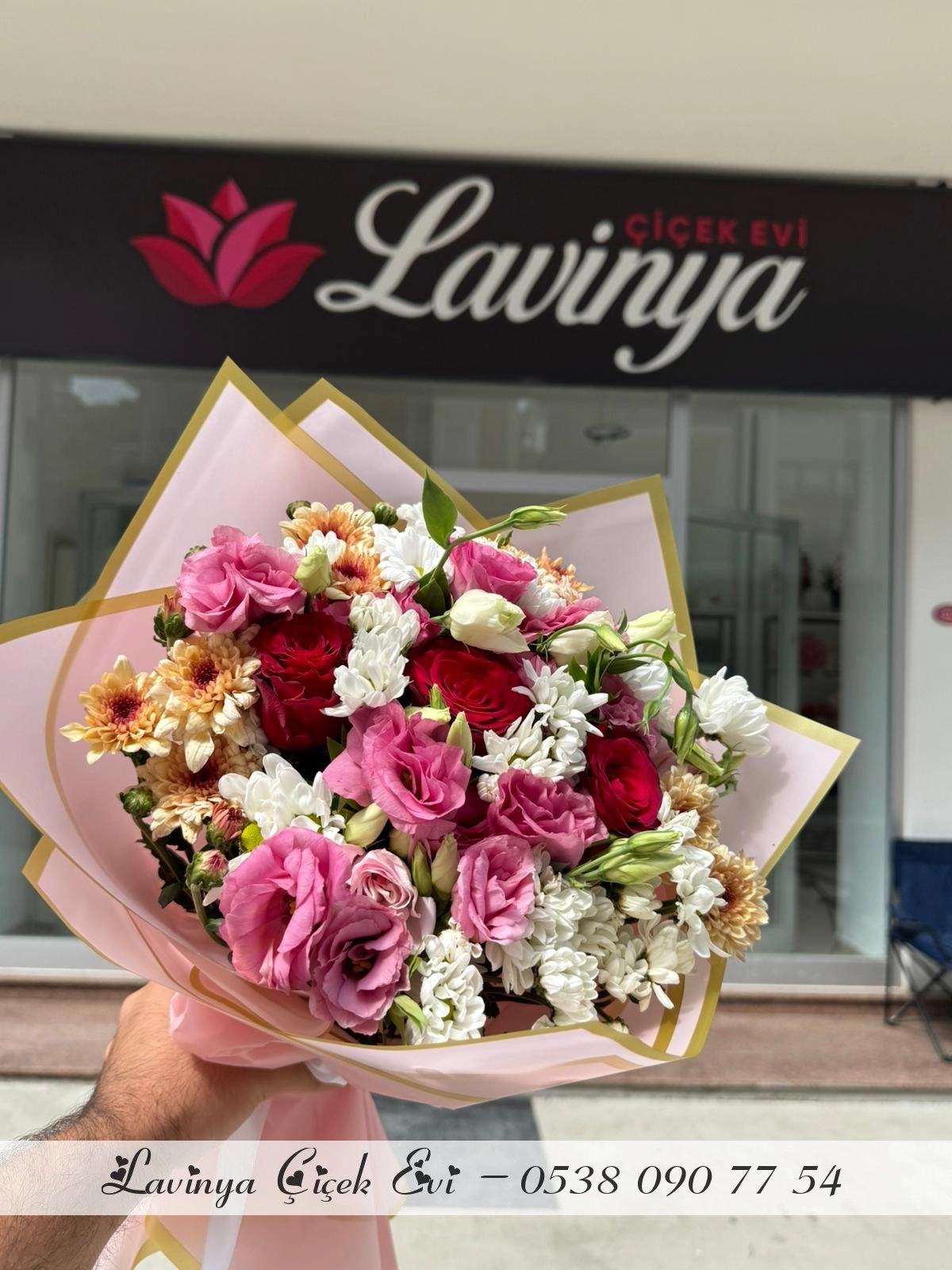 Karışık Gül & Lisyantuslu Buket