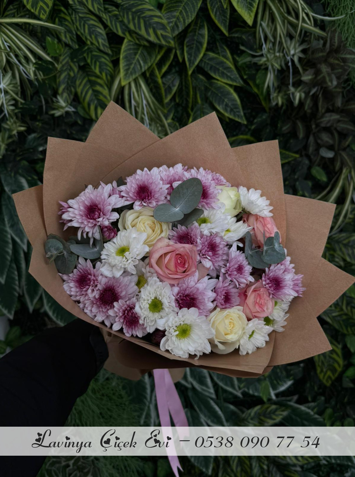 Kraft Kağıtta Karışık Buket