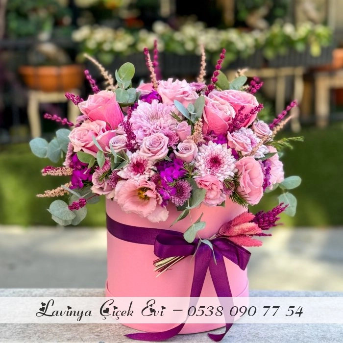 Kutuda Karışık Çiçekler