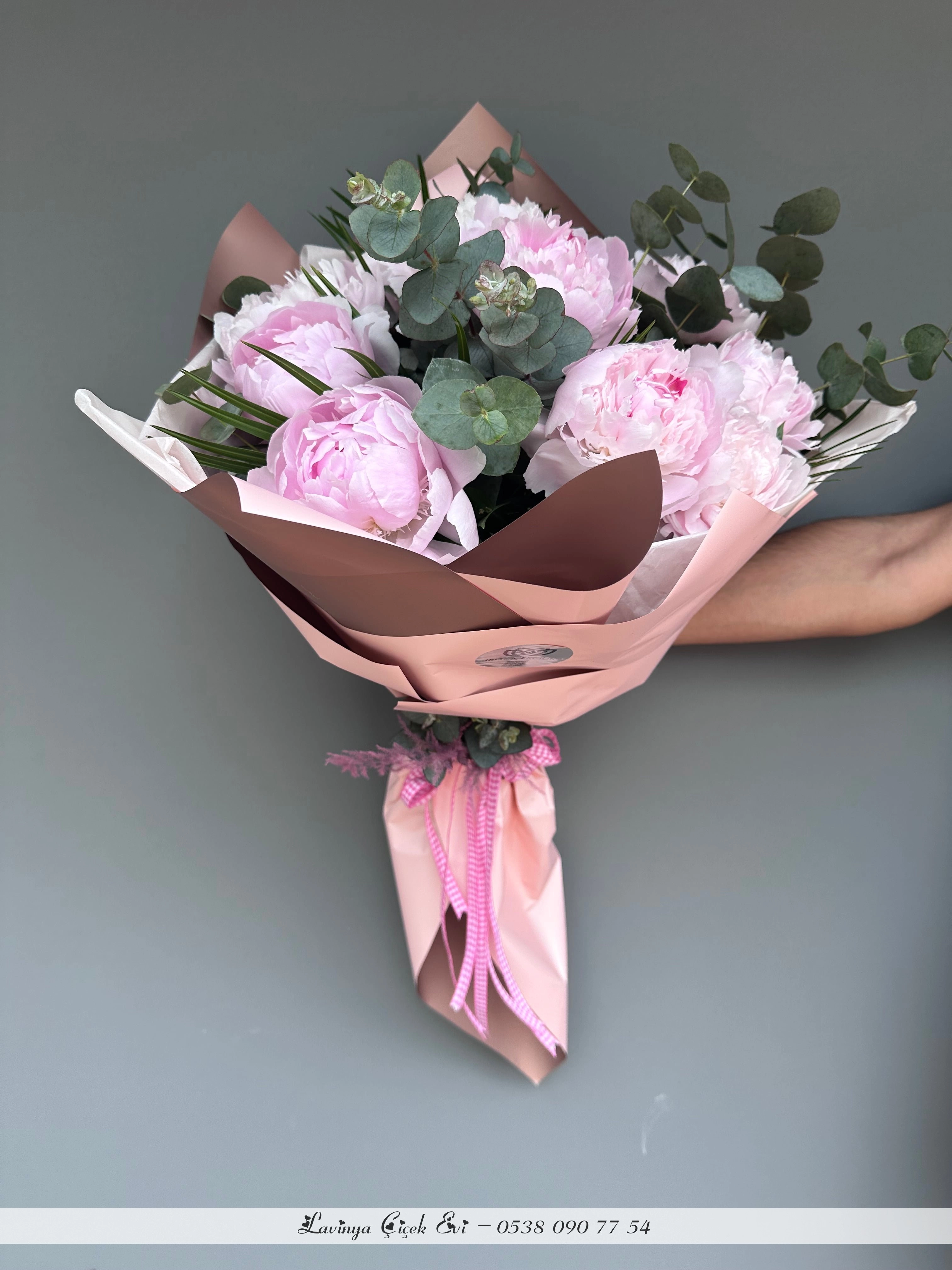 Pembe Şakayık Buketi