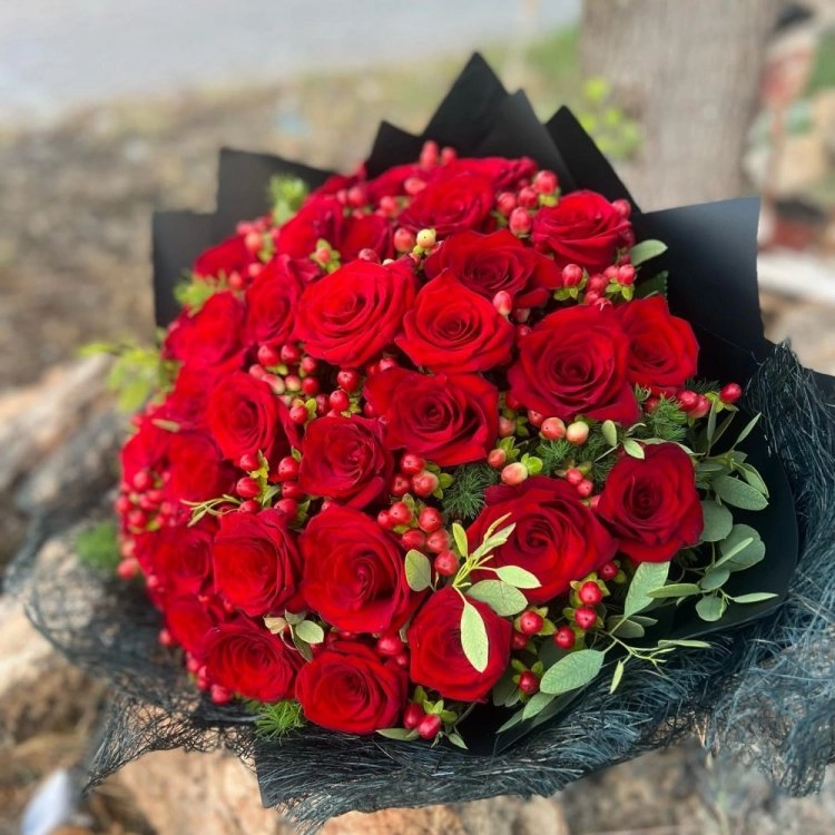 41 Kırmızı Gül Buketi
