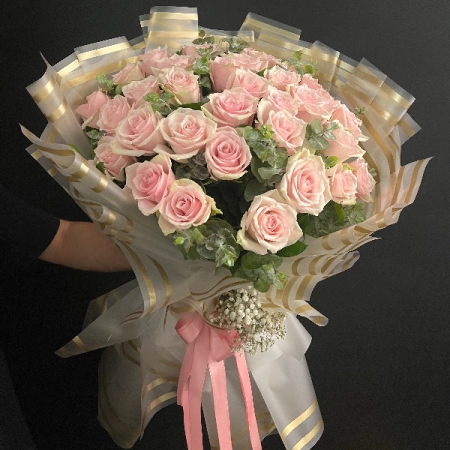 61 Pembe Gül Buketi