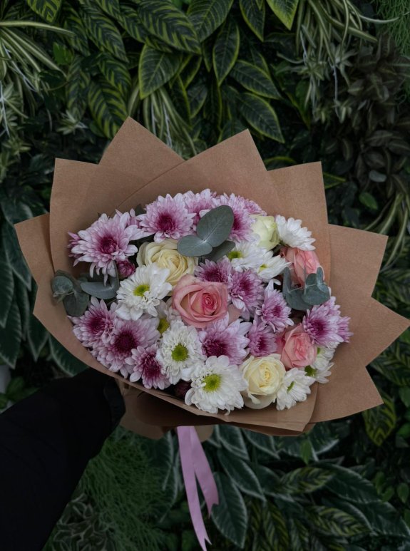 Kraft Kağıtta Karışık Buket