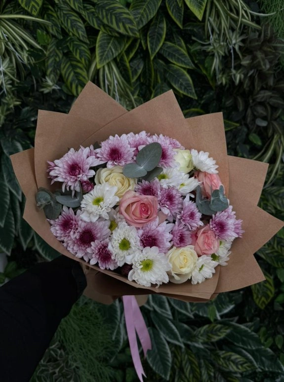 Kraft Kağıtta Karışık Buket