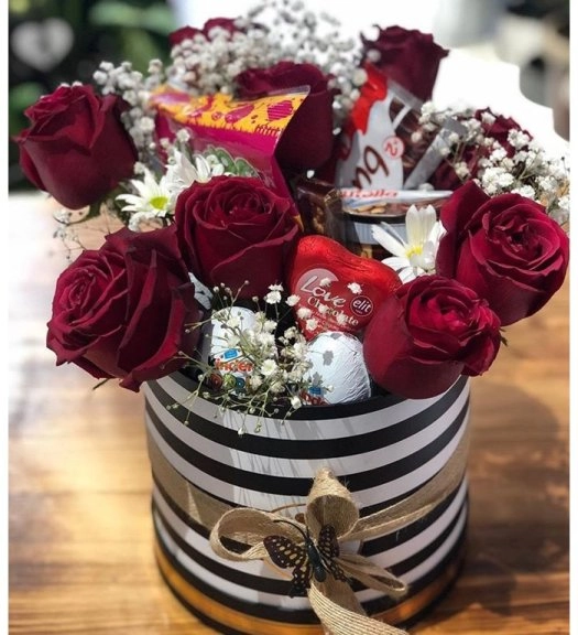 Kutuda Çiçek Çikolata