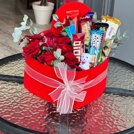 Kutuda Kırmızı Gül & Çikolata