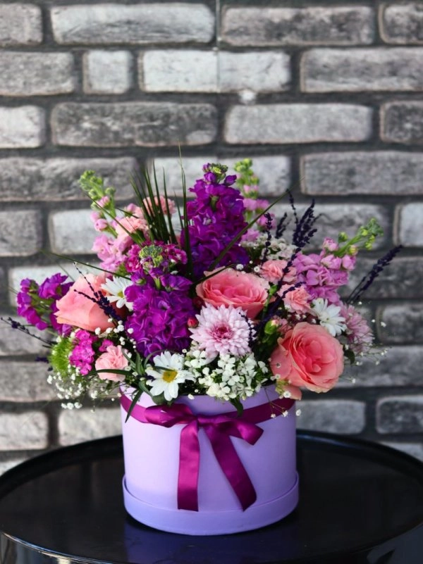 Kutuda Renkli Çiçekler