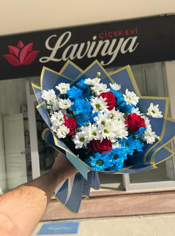 Mavi Beyaz Papatya & Kırmızı Güller