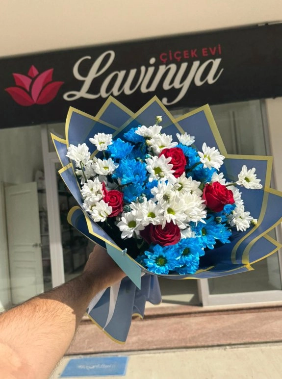 Mavi Beyaz Papatya & Kırmızı Güller