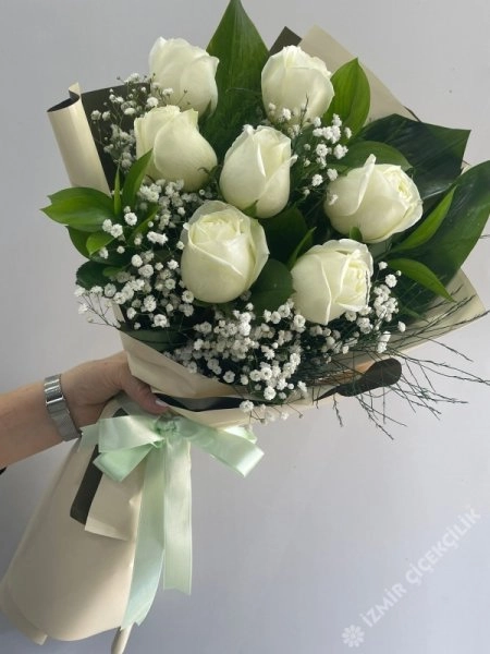 Yedili Beyaz Gül Buketi